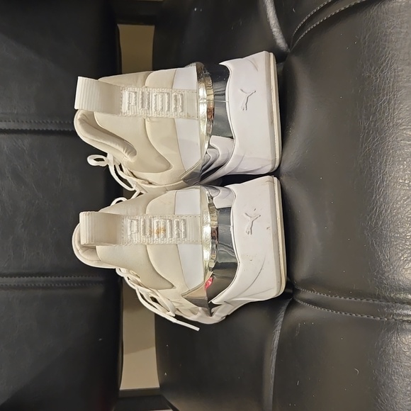 Puma - Picture 4 of 4